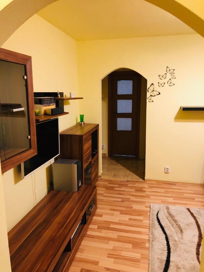 Cozy And Clean Apartment, Near National Arena Bukarest Kültér fotó