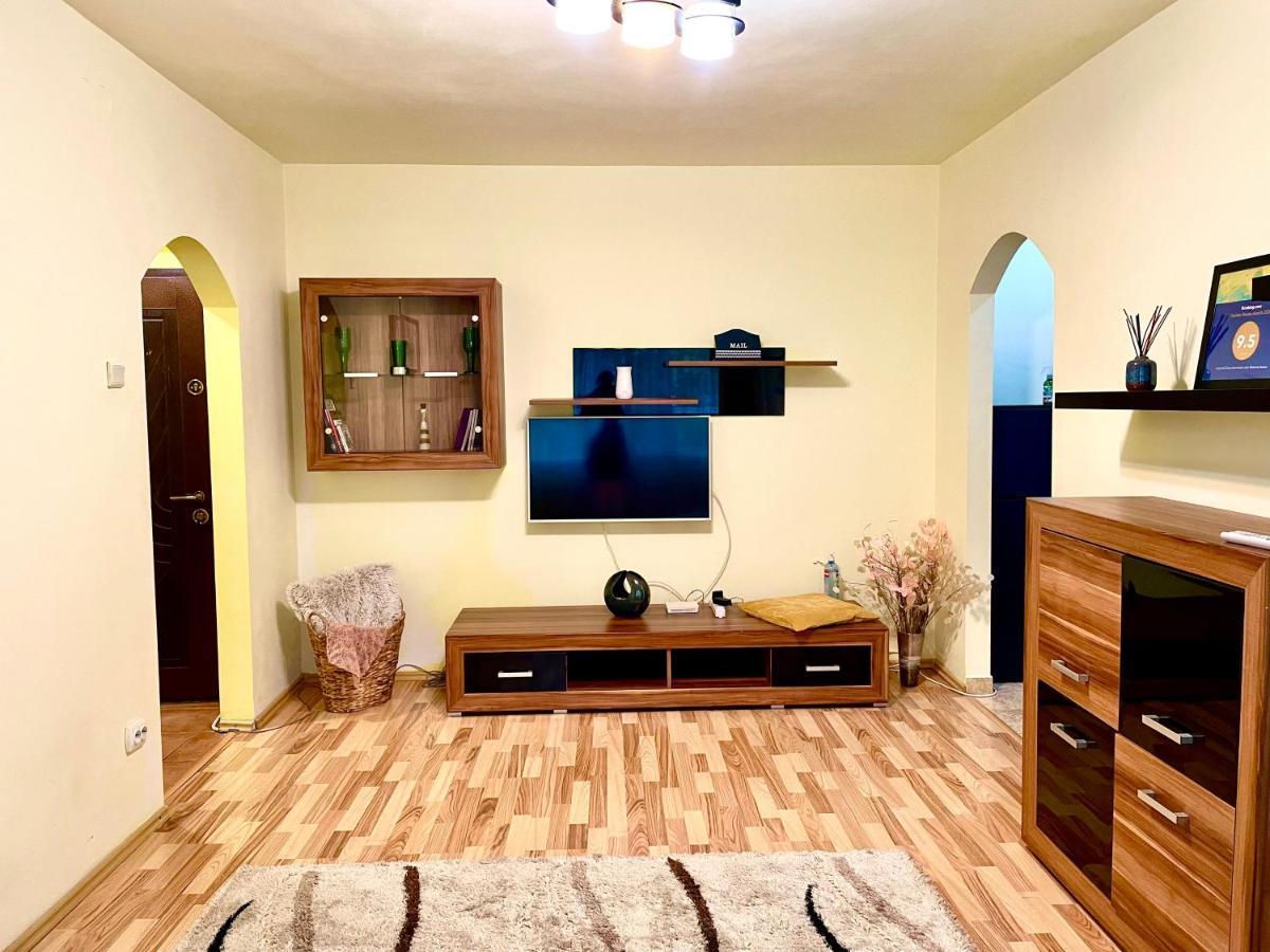 Cozy And Clean Apartment, Near National Arena Bukarest Kültér fotó
