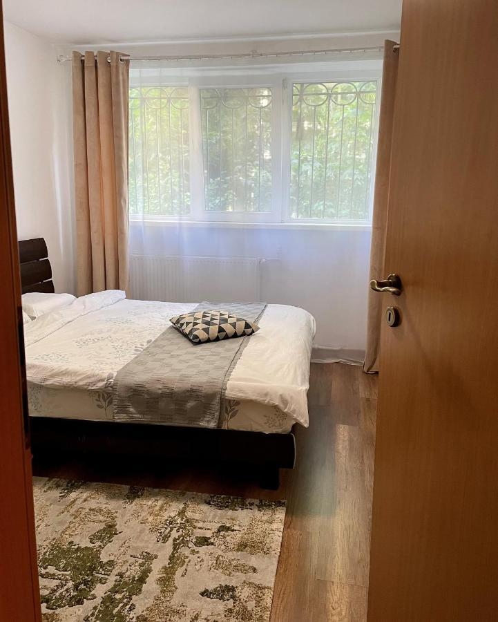 Cozy And Clean Apartment, Near National Arena Bukarest Kültér fotó